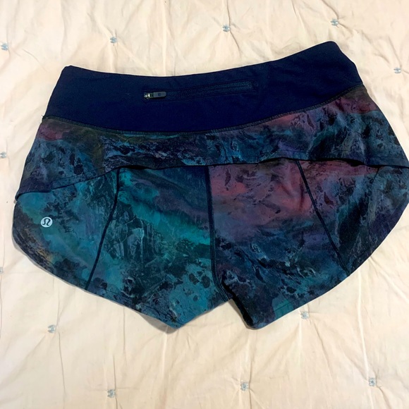 Lululemon speed short size 4 with 2.5” inseam - Picture 1 of 3